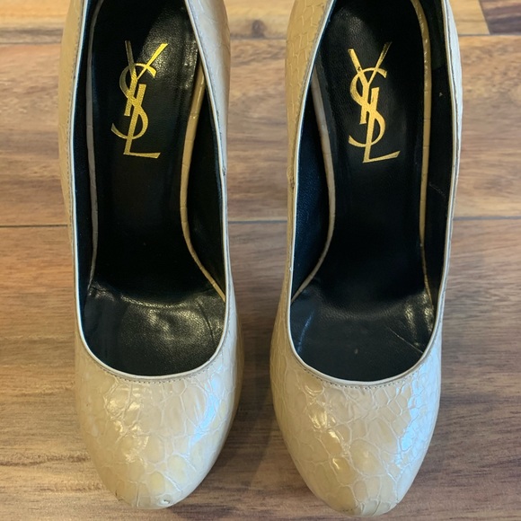 Yves Saint Laurent Nude Python Leather Pumps - Picture 2 of 8